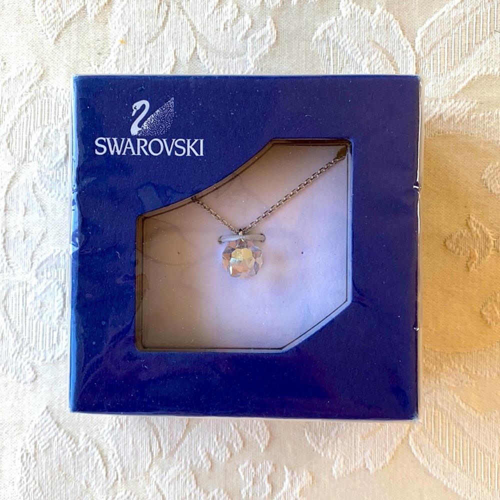 Swarovski crystal pendant, silver necklace NWT
